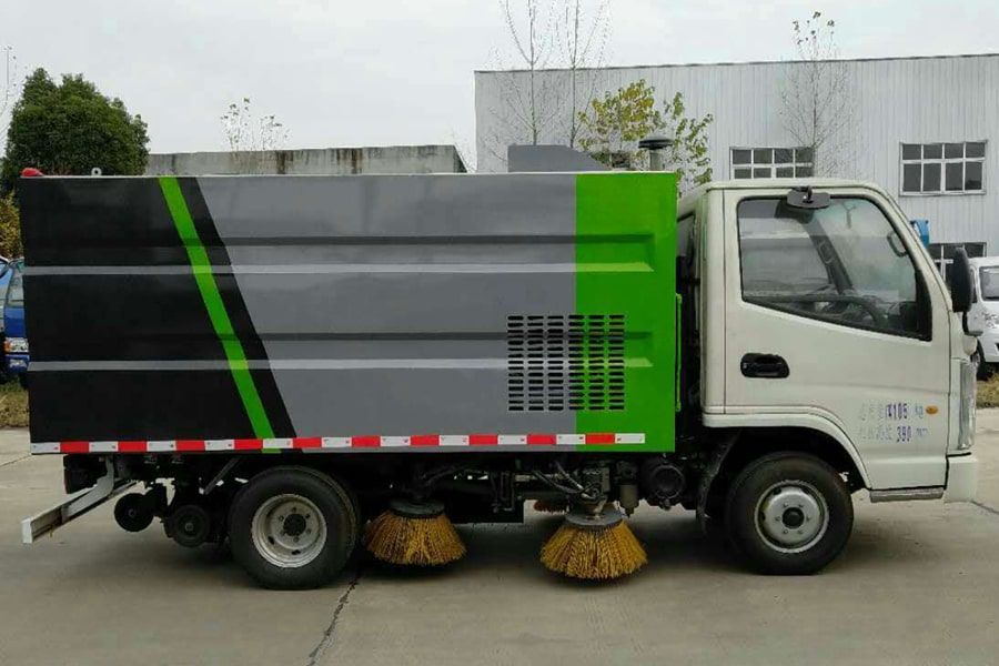 8吨扫路车报价大全,凯马小型垃圾车报价
