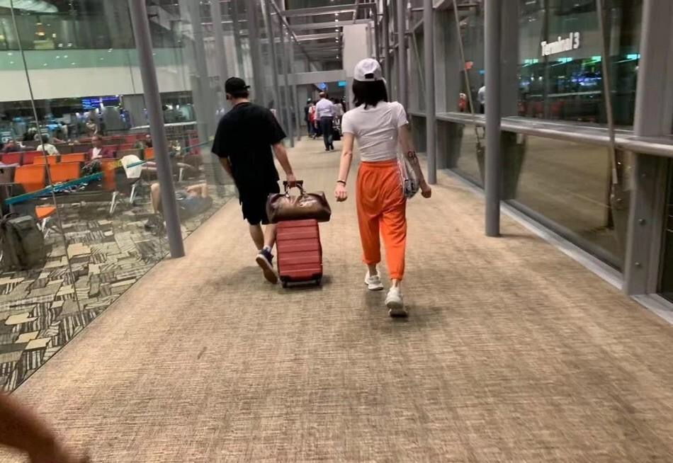 郑恺程晓玥新加坡 (郑恺新恋情曝光)