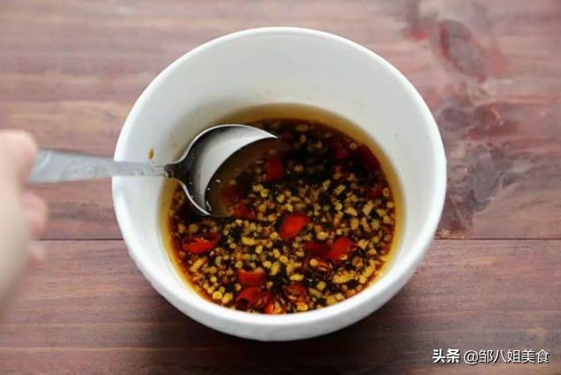 蒸茄子商用做法怎么不变色,蒸茄子最简单的方法视频