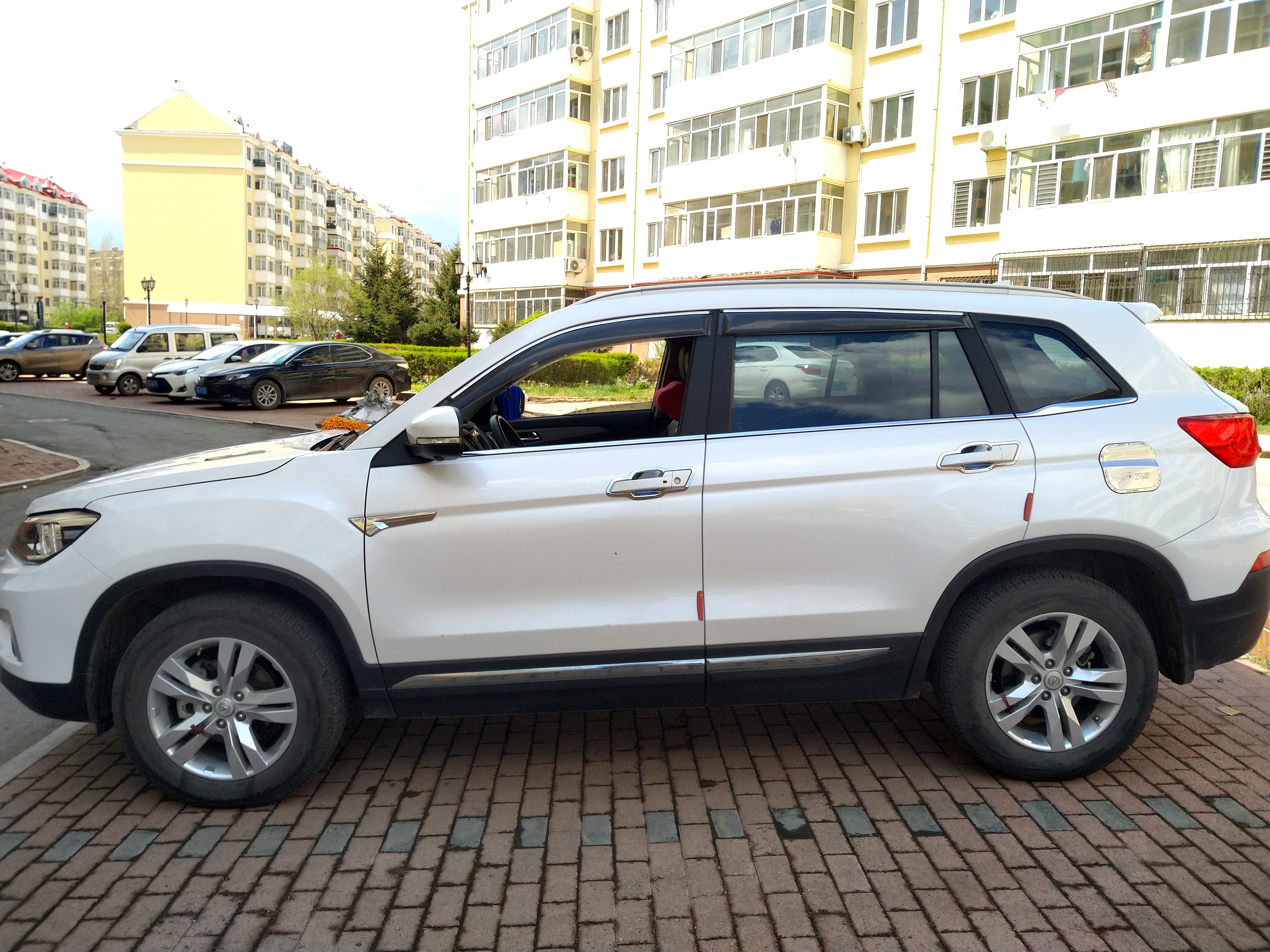 汽车漆面保养镀晶还是镀膜好,汽车漆面镀膜视频教程