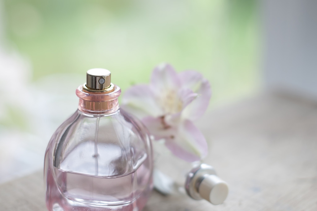 白醋和花露水的正确使用方法,花露水正确使用方法