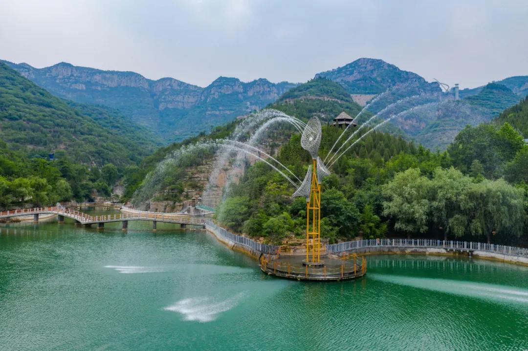 带你峡谷漂流感受一下夏天的气息,端午游玩清凉谷踏浪漂流清凉一夏