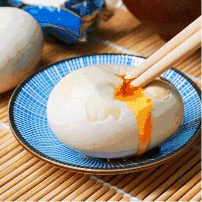 海鸭蛋被央视曝光了你还在吃吗,有些人买的海鸭蛋为什么不流油