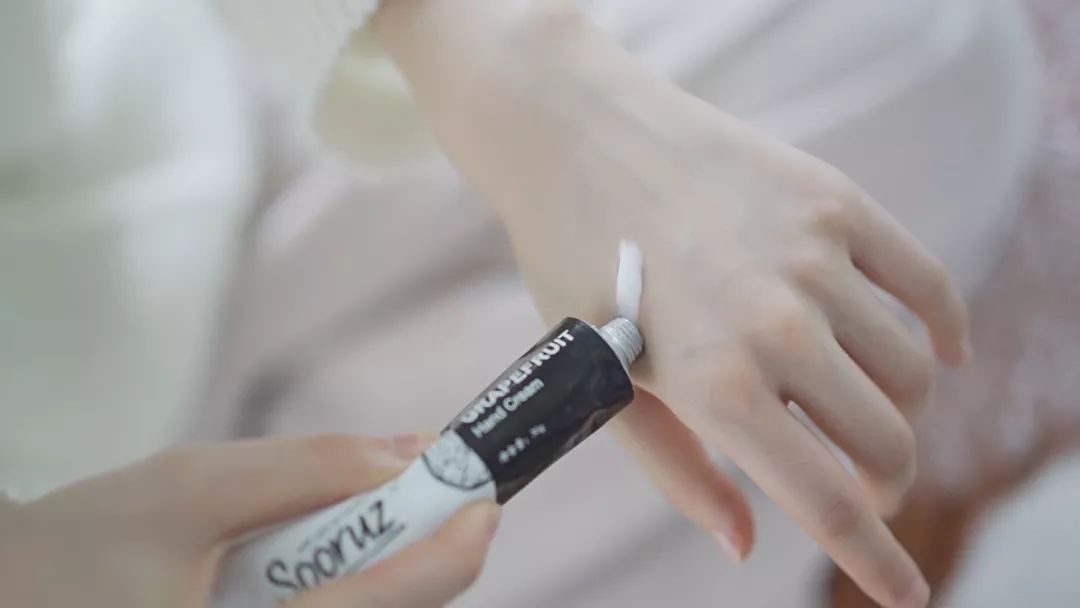 手干燥粗糙手纹深用什么护肤产品,可以改善手纹粗糙的护手霜