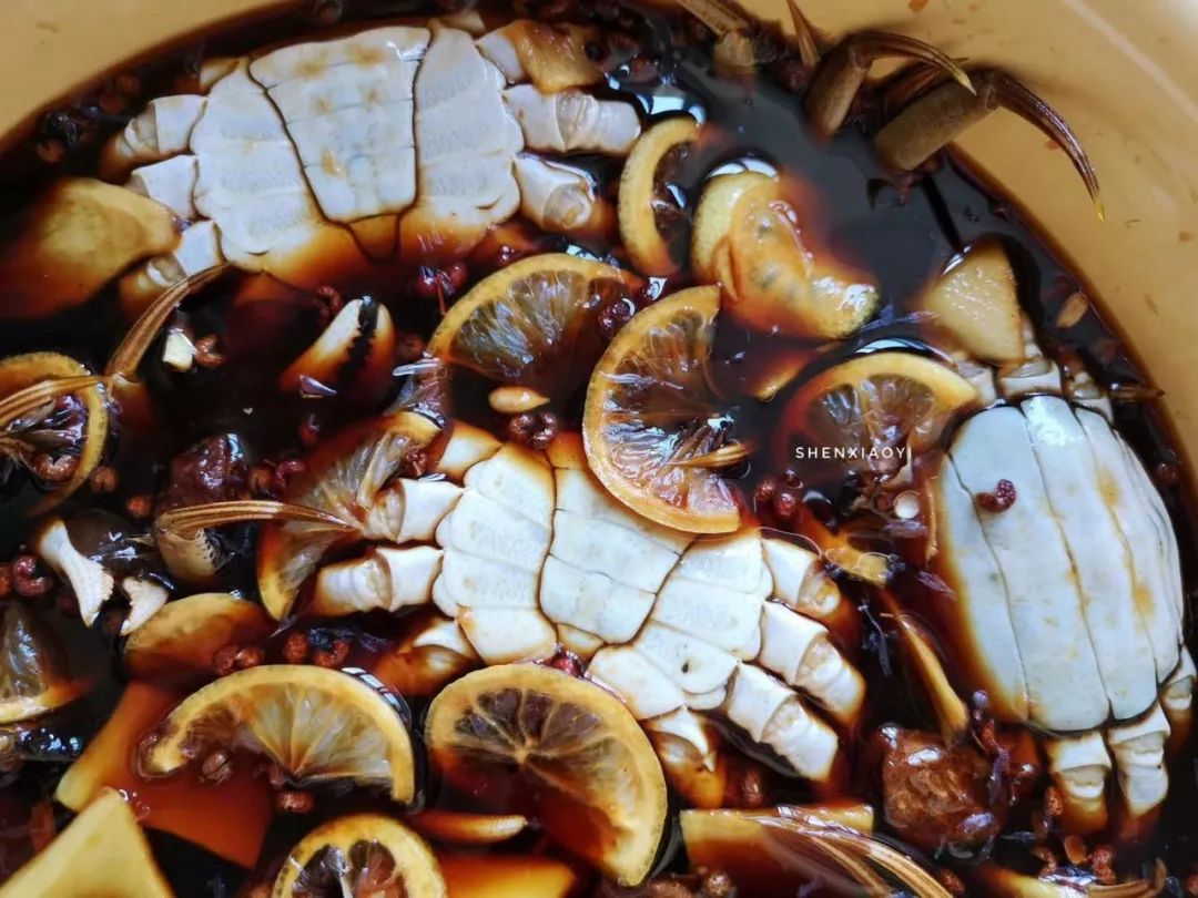 吃不完的大闸蟹怎么办？和杭州刘奶奶一样做醉蟹，只是不要拿错酒