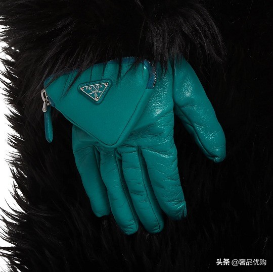 prada新款刺绣宽肩带,prada三角徽标外套