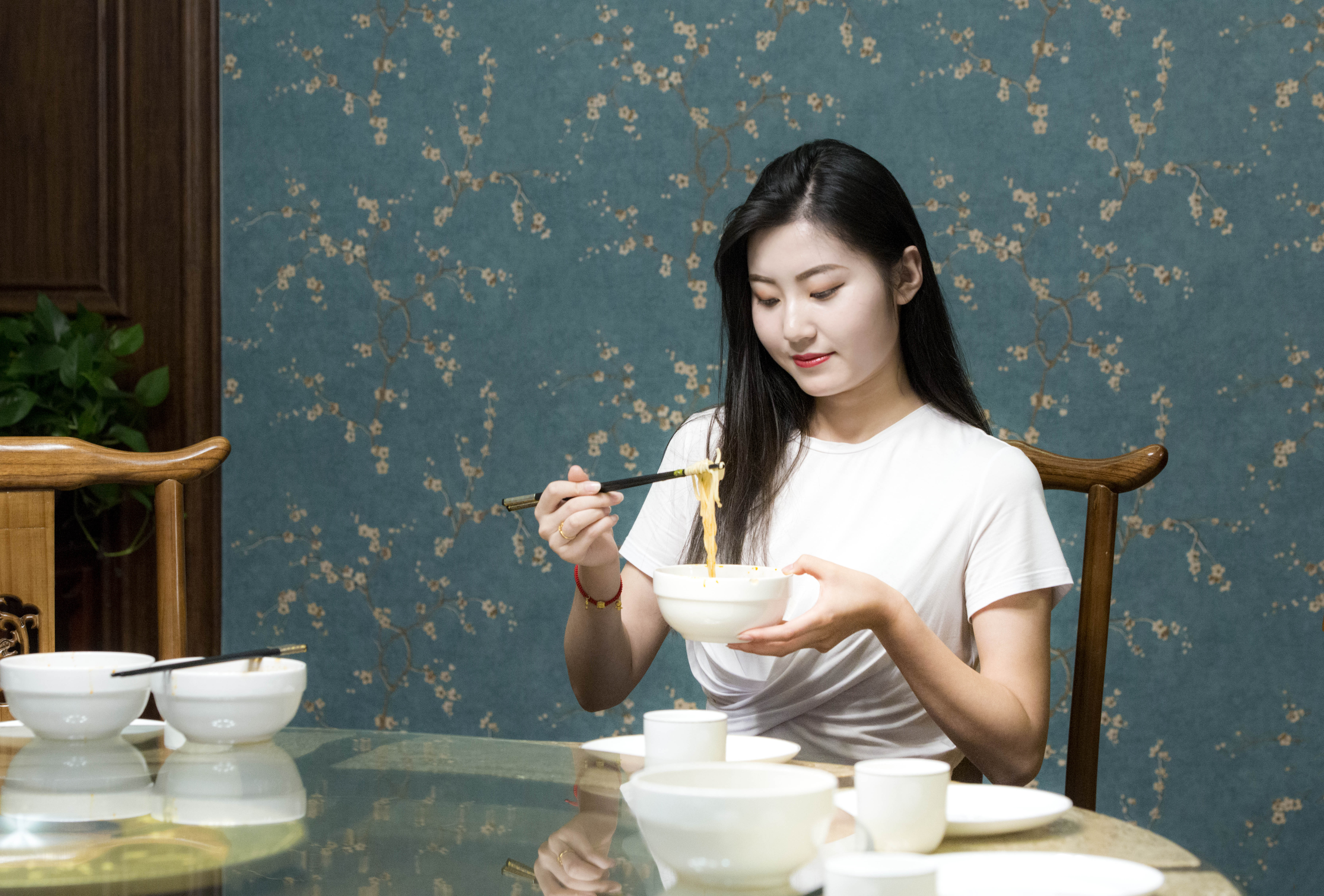 鹑觚怎么读意思是什么,鹑觚这两个字怎么读