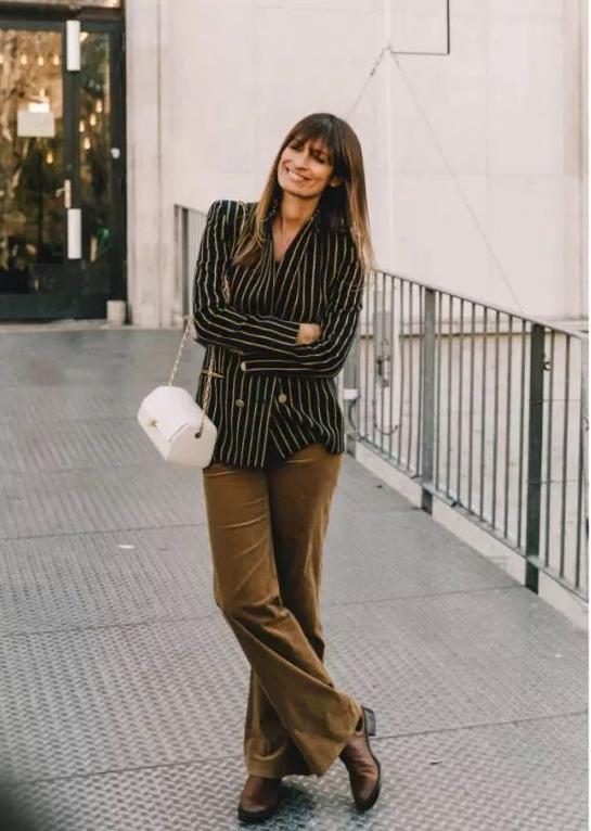 冬天鲨鱼裤怎么搭配显腿长,冬天鲨鱼裤怎么穿显腿细一点