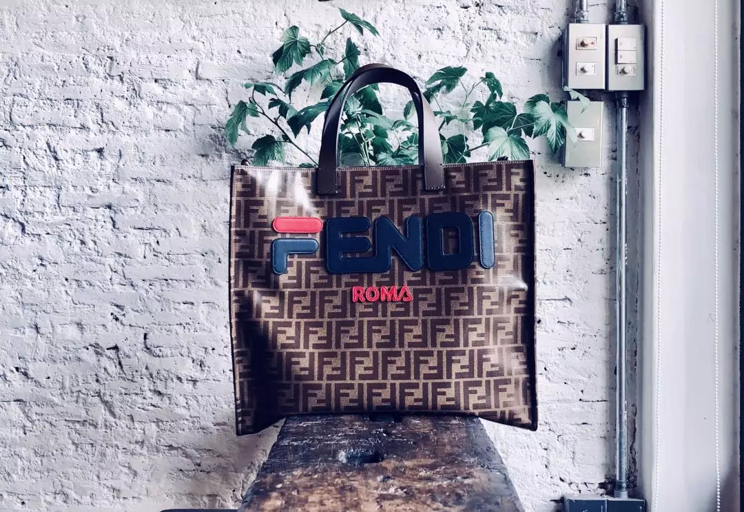 今年最流行最实用最能装的包包……竟然是购物袋？