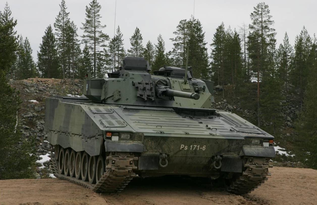 印度购买的俄罗斯轻型坦克,15式轻坦对印度坦克