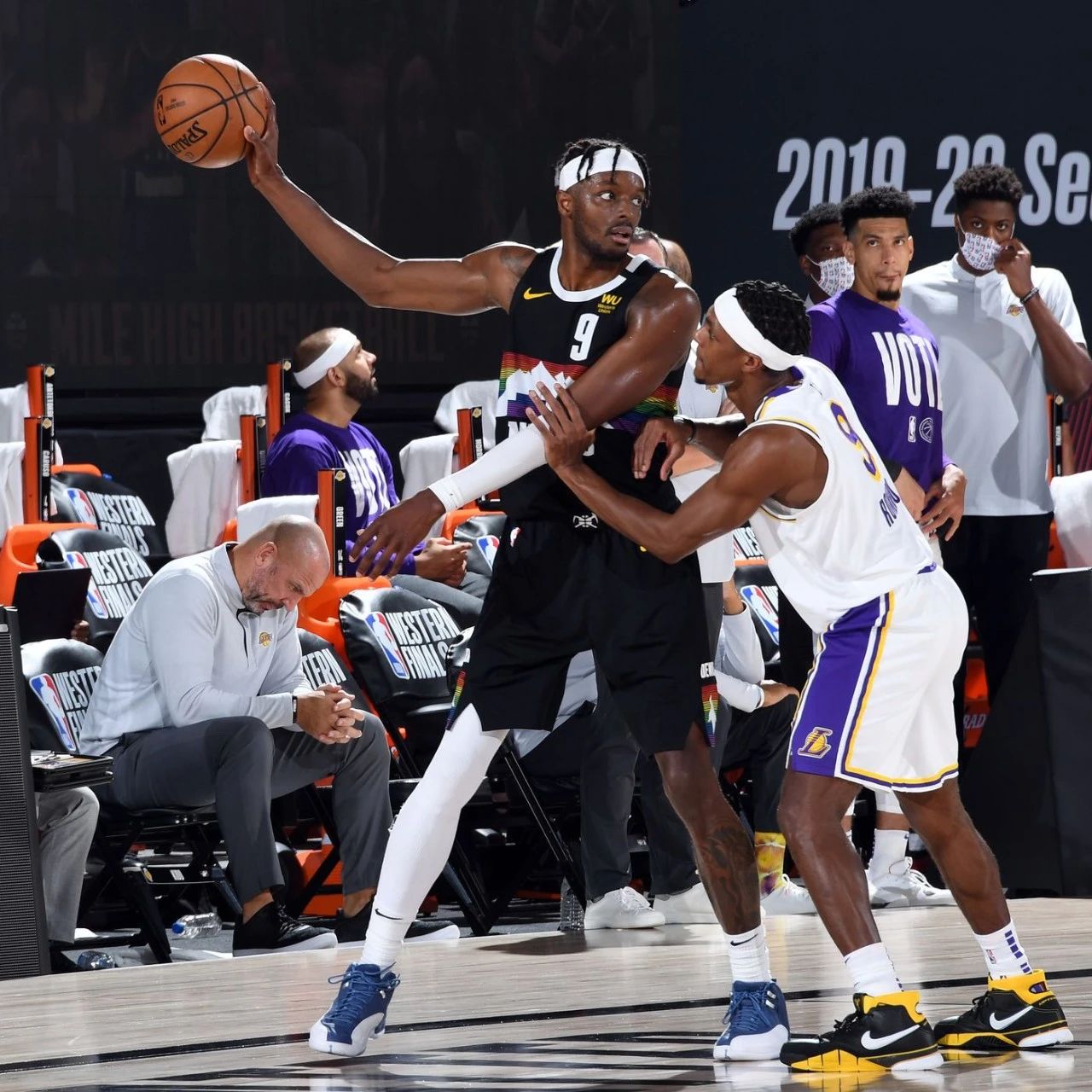 詹姆斯砍下16+10+8,詹姆斯40+18+9比赛回顾