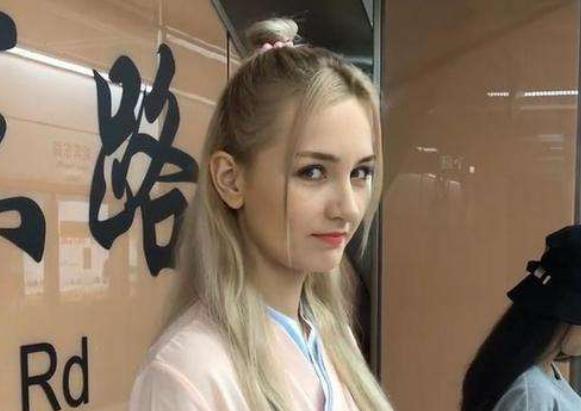 想摆脱单身狗宿命，第一步要学会搭讪，4个方法教你如何撩妹