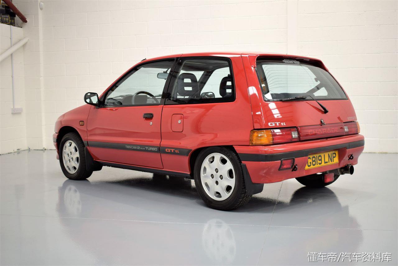 一辆28岁的三手原装大发夏利还能值8万多块