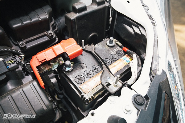 自己动手丰衣足食自己换电瓶是那么的简单