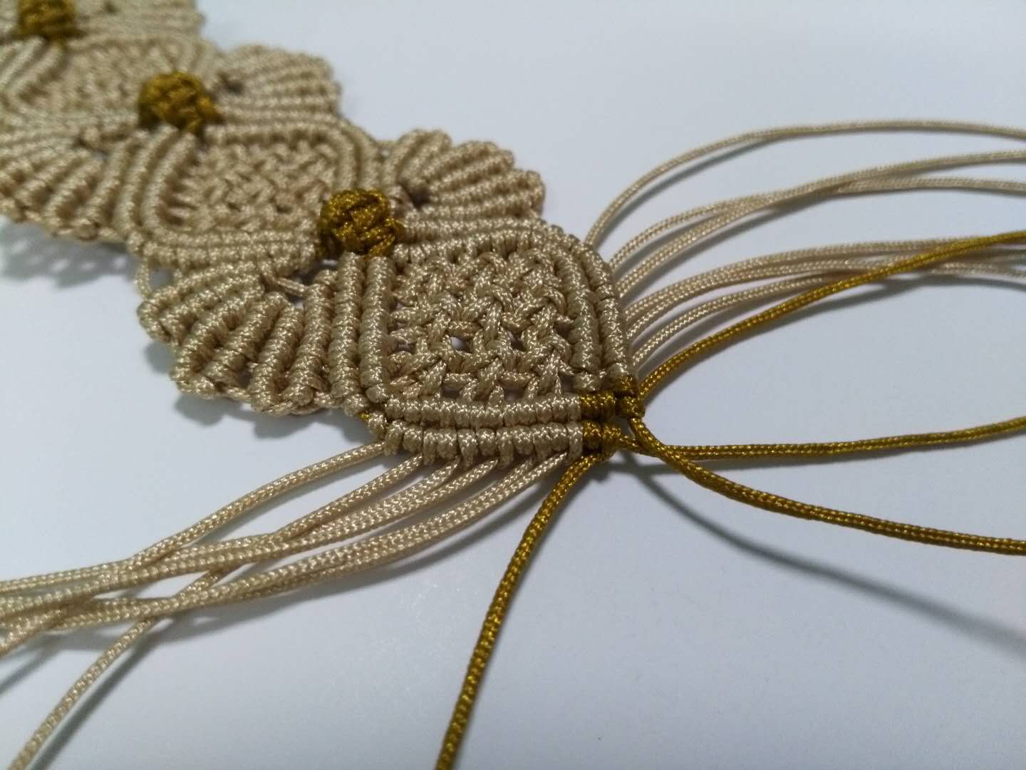 编绳花做法,手绳复杂编织教程