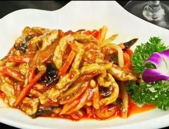 济南这家正宗清真菜美味又营养,济南这家店特色瓦片烤肉