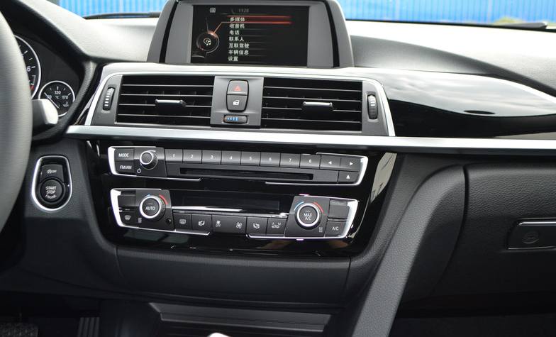 宝马318i是三缸车还是四缸车,宝马318i是三缸吗