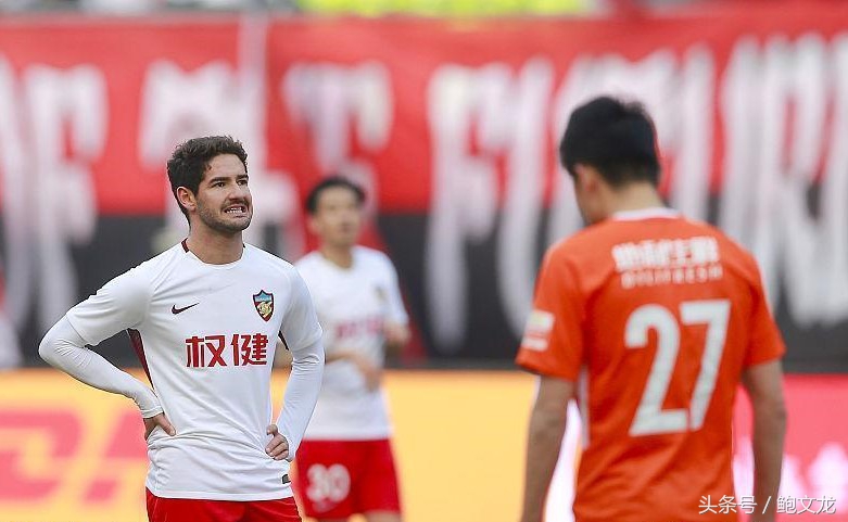 权健轮换失败中超吞苦果球员满脸无助令人心酸