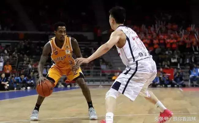 我只想拼命工作然后努力的挣钱,不论做什么工作都是为了挣钱