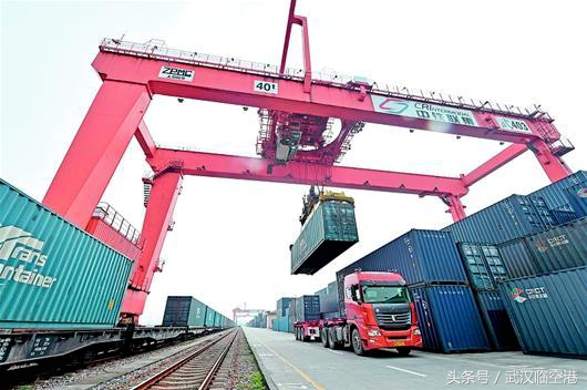 保税物流产业历经4次迭代汉欧黄金班列连接“一带一路”武汉临空港站上通往世界的“风口”
