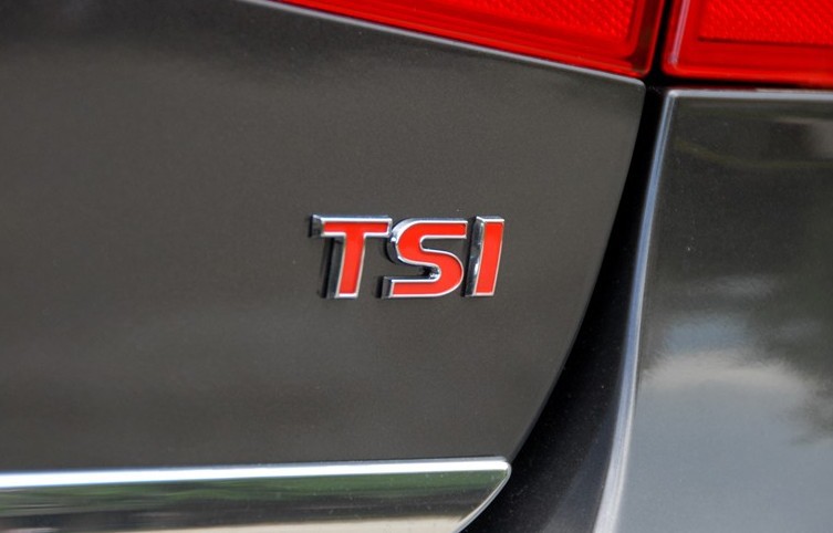 汽车屁股字母意思,车屁股标志是一串字母