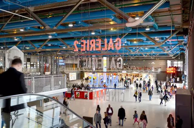 “这么熟了，帮个忙怎么？”“呸！”