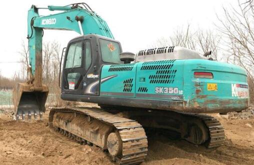 买一台小型挖掘机可以赚多少钱,买个大型挖掘机赚钱吗