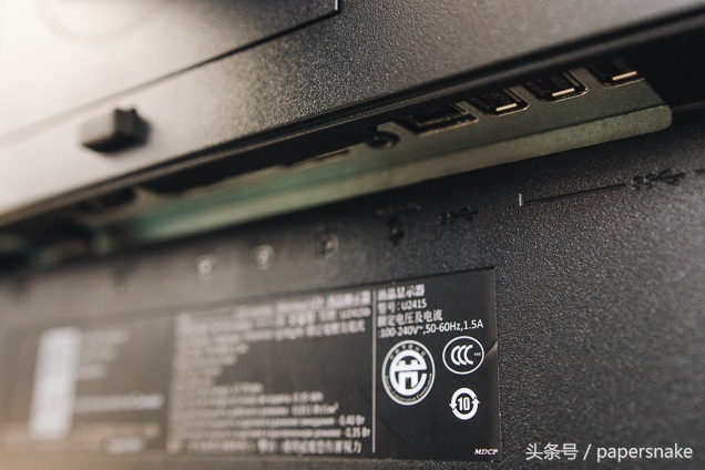 24寸显示器用曲面的还是平面的好,24寸显示器选平面曲面