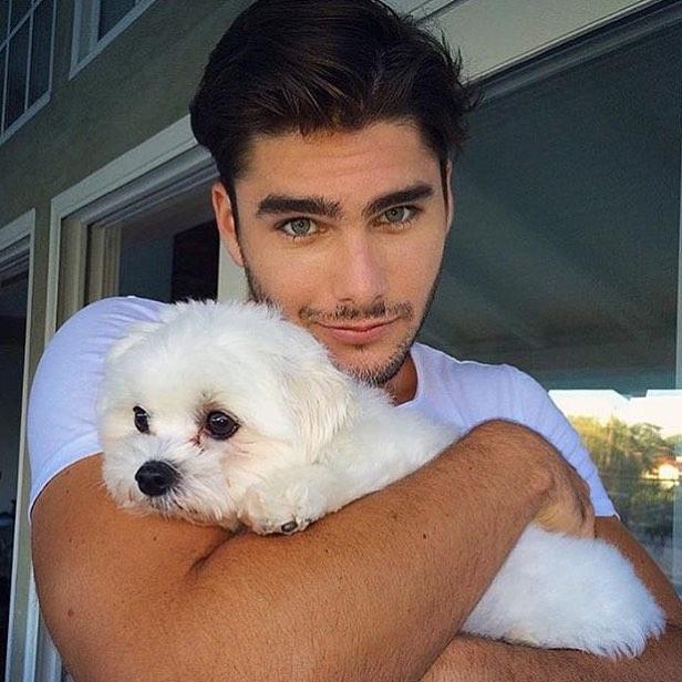 做平板卧推为什么肩部弹响,平板卧推肩膀疼还能继续练吗