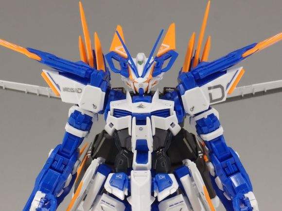 高达中那些出现在外传中颜值极高的机体——蓝色异端系列