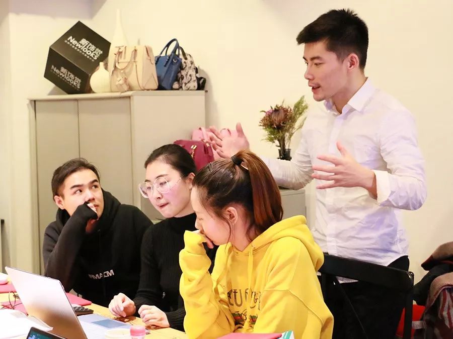 新视觉买手特点,新饰觉