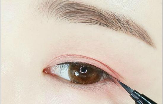 眼妆教程网红眼影,韩国珂莱欧眼影4号色化妆视频