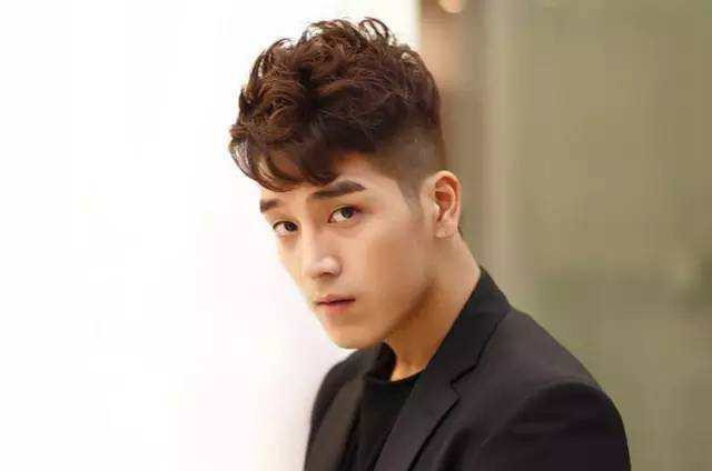 怎么判断男的长得好不好看,男性怎么判断自己长得好不好看