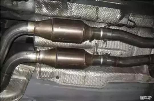 仪表上的警示灯全都亮是怎么回事,汽车仪表亮红灯是什么原因