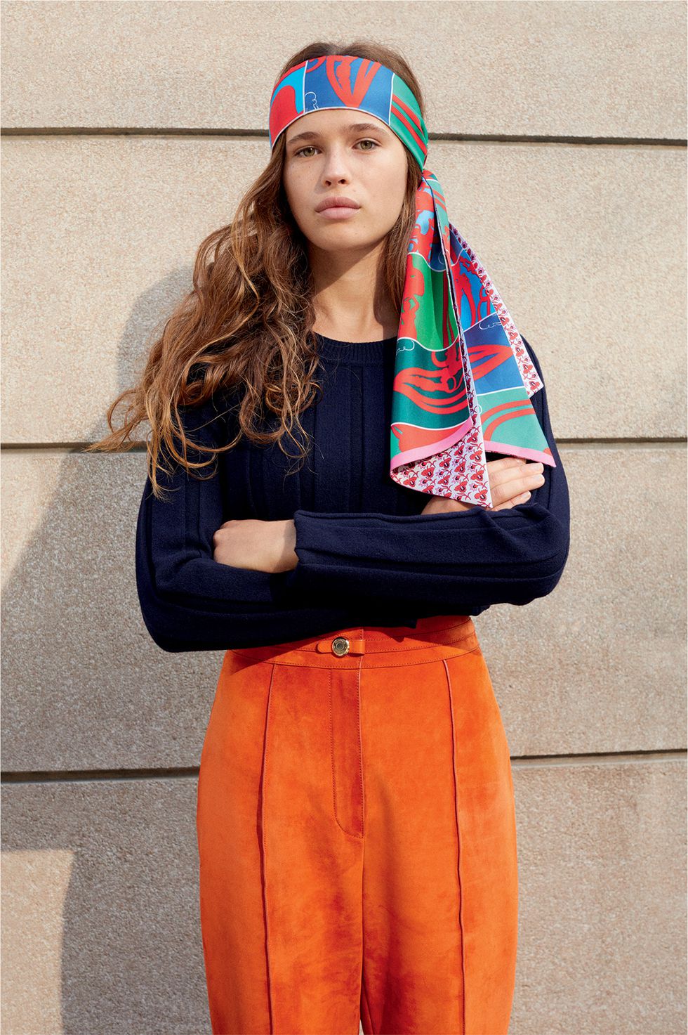 入手一条爱马仕的丝巾,超过5种以上穿搭打法,只看你会不会运用