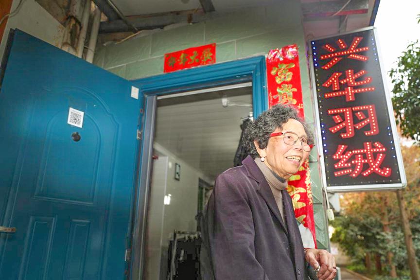 史无前例！数百淘宝卖家集体帮一老太还外债，完事之后还要谢谢她