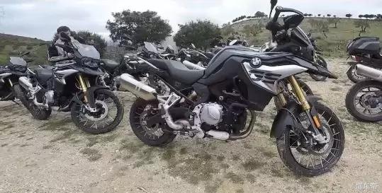 宝马F850GS中量级拉力车,跑铺装路有必要买宝马f850gs吗