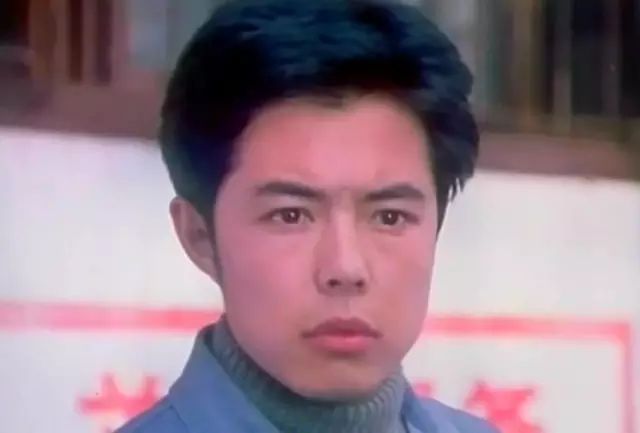 皇阿玛”张铁林”豪宅曝光，一屋子的收藏品究竟价值几何？