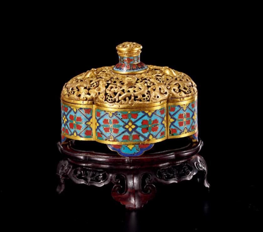 保利香港拍卖官网,香港保利拍卖宋代官窑尺寸