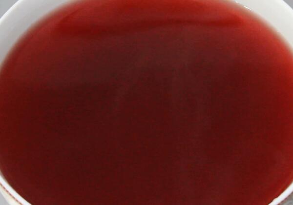 卤菜上色用糖色好还是红曲米粉好,红曲米粉加糖色上色方法