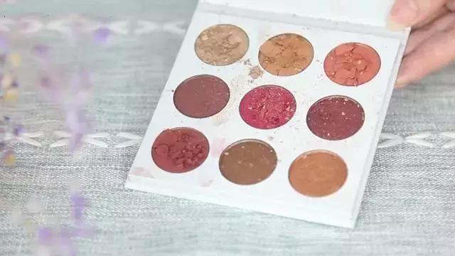 眼影盘碎了可以怎么玩,如何拯救碎了的眼影盘