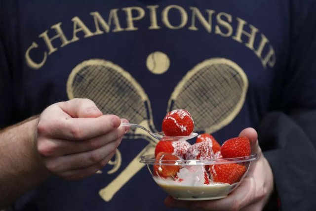 陈冠希吃的苹果,陈冠希吃的白草莓什么品种