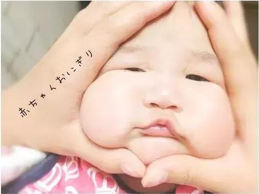 嫌弃手机内存不够用的爸妈,还不如动手制作最有爱的成长记录册!