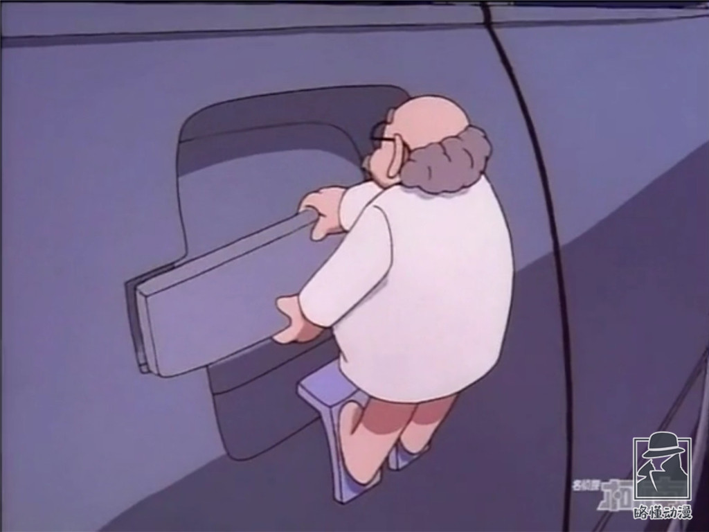 怪盗基德的道具是阿笠博士做的吗,阿笠博士给柯南发明的道具