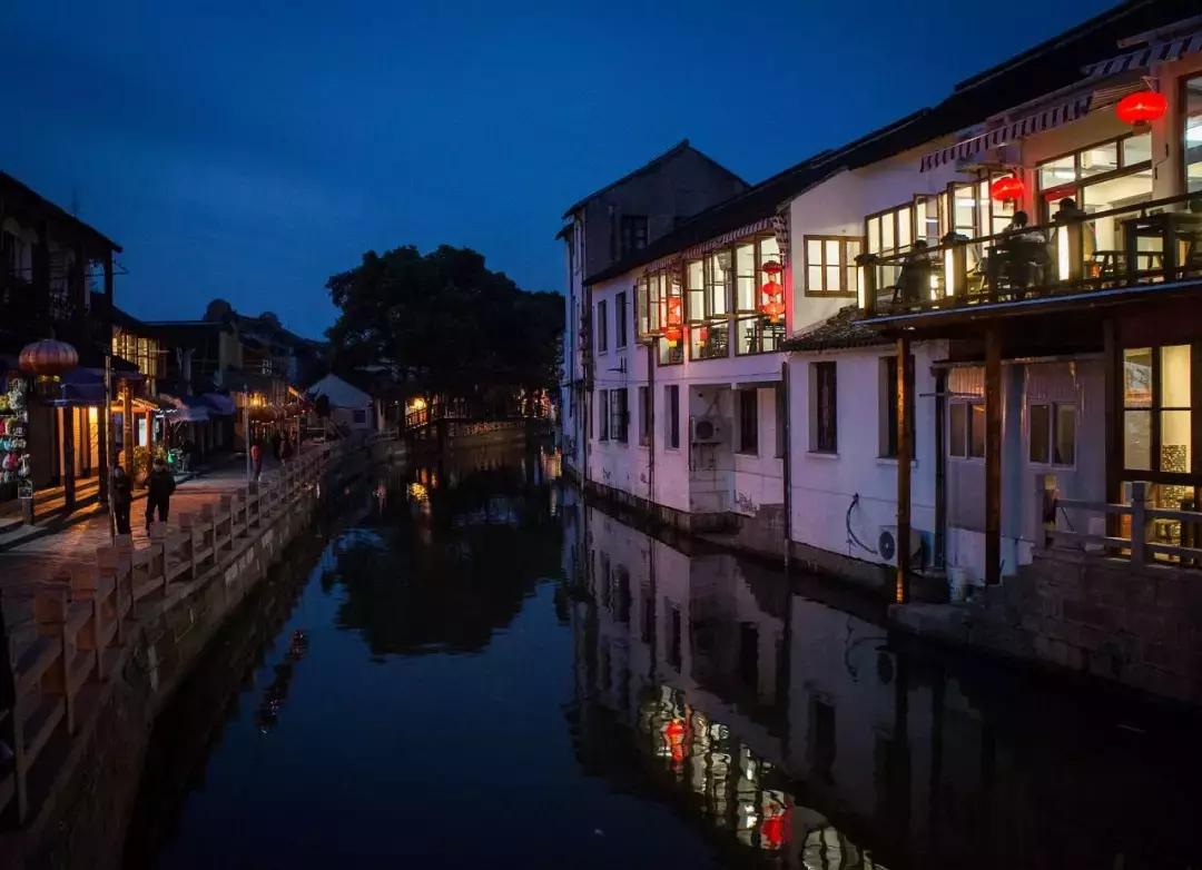 收藏！2018上海地铁最新首末班车时间表、如厕指南、游玩大全！