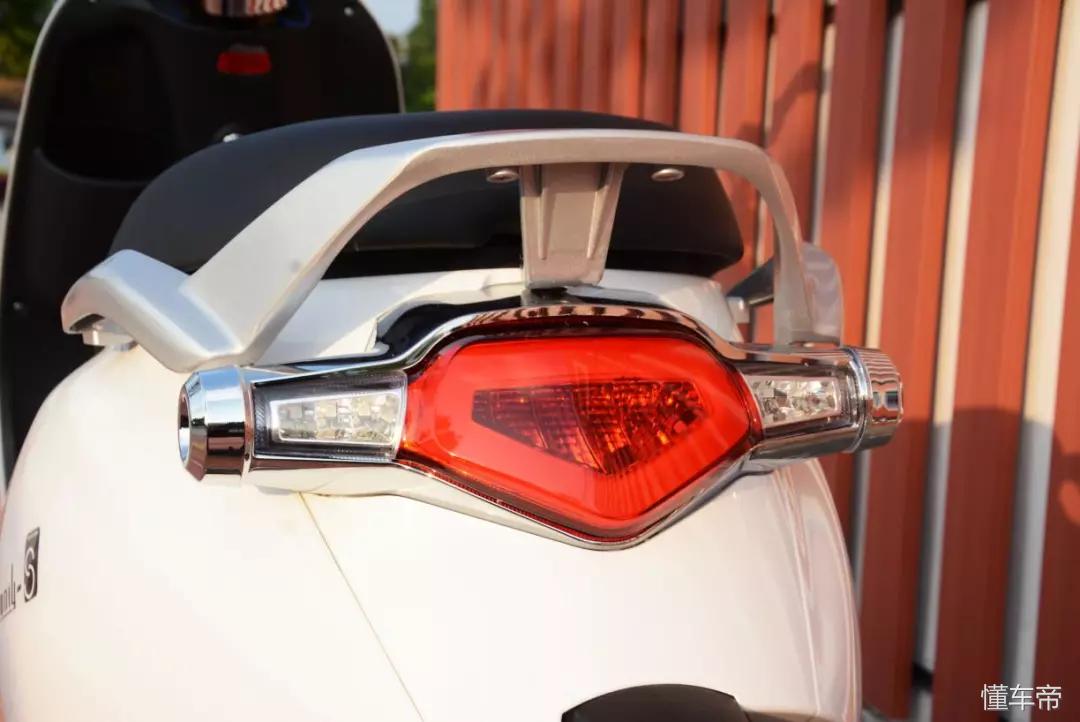 运动炫酷款电动车,三雅电动车