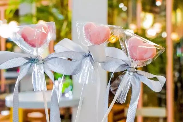 转角遇到猪？！魔都首家粉猪餐厅，吃完变精致的猪猪女孩！