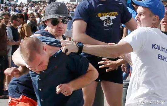 普京世界杯前秀足球?伪装成总统的球星,脚法头球都很硬!