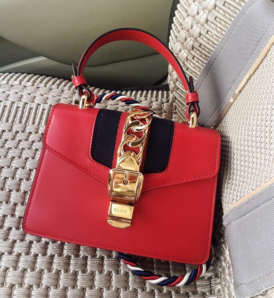 李宁为什么被抢注商标,曾经的国货之光李宁