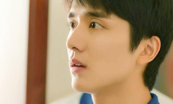 白衣少年刘昊然学长,中戏学长刘昊然完整版